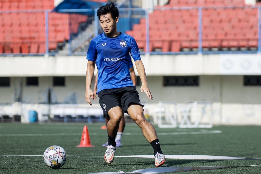 Pemain PSIS Semarang, Ryo Fujii pada sesi latihan di Stadion Citarum Semarang. (Foto: Dok Media PSIS)