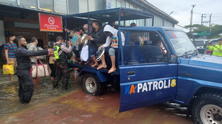 Rel Terendam Banjir, KAI Daop 4 Semarang Ubah Pola Operasi Perjalanan