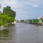 Pertigaan Jalan Lingkar Jati Masih Tergenang, Satlantas Turun Tangan Urai Lalu Lintas