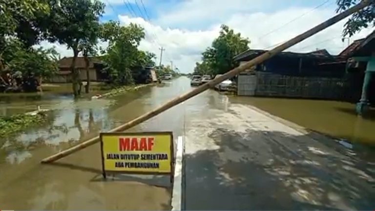 Genangan Air Meninggi, Jalan Alternatif Pati-Rembang Sementara Ditutup