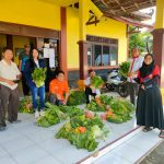 Karang Taruna Pati Salurkan Bantuan Sayur dan Air Mineral Korban Banjir di Dukuh Mbiteng