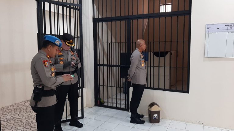 Kunjungi Rutan Polresta Pati, Kapolresta: Jangan Ulangi Kesalahan yang Sama