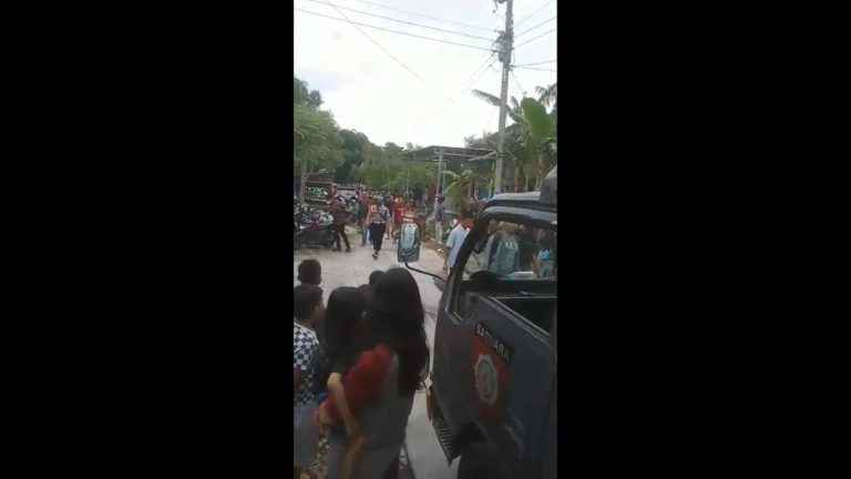 Digerebek Kepolisian, Para Pejudi Sabung Ayam Menceburkan Diri ke Sungai
