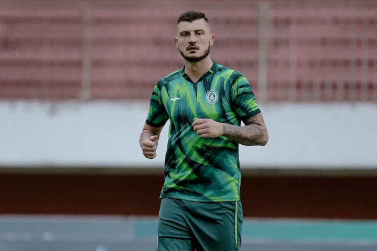 Yevhen Bokhasvili dalam sesi latihan di Stadion Maguwoharjo Sleman. (Foto: Dok Media PSS)