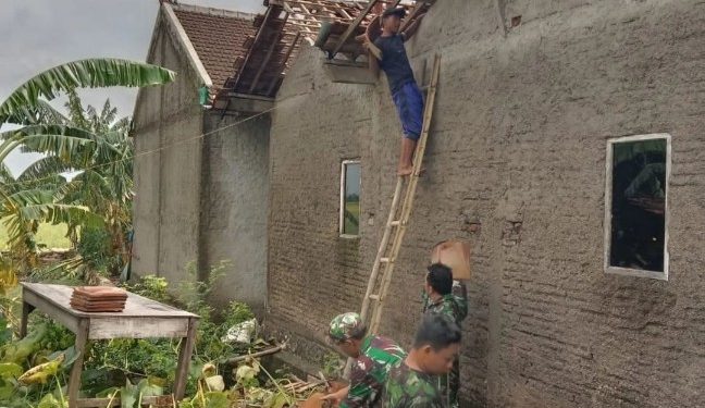Puting Beliung Terjang Desa Wegil, 30 Rumah Warga Rusak