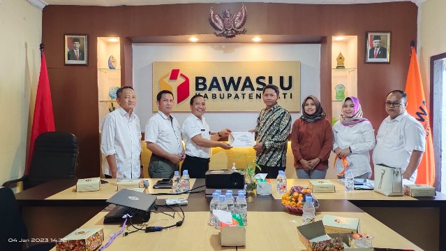 Dua LPP di Pati Memperoleh Sertifikat Akreditasi Pemantau