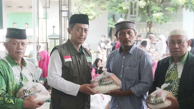 LAZISNU Kudus Salurkan Ribuan Paket Sembako kepada Korban Banjir