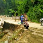 Dihajar Hujan Deras Berhari-hari, Pondasi Tiga Jembatan Longsor