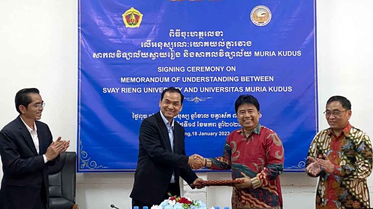 Tingkatkan Kualitas Dosen, UMK dan SRU Kamboja Jalin Kerja Sama