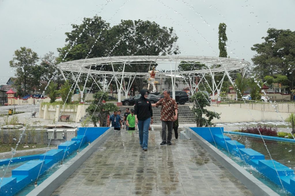 Cek Taman Kuliner, Bupati Segera Boyong PKL Masjid Raya Klaten