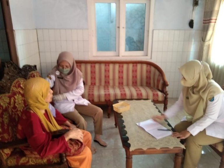 Masyarakat Mulai Disasar Vaksinasi Covid-19, Secara Door to Door
