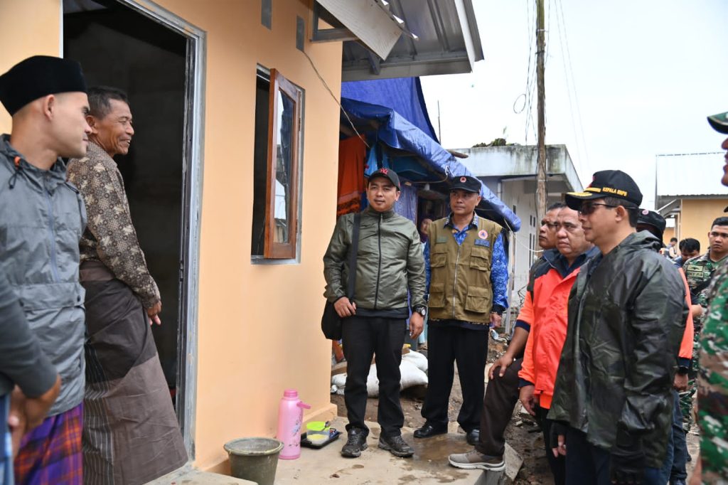 Ramadhan Rampung, Kepala BNPB Tinjau Pembangunan Rumah Insitu