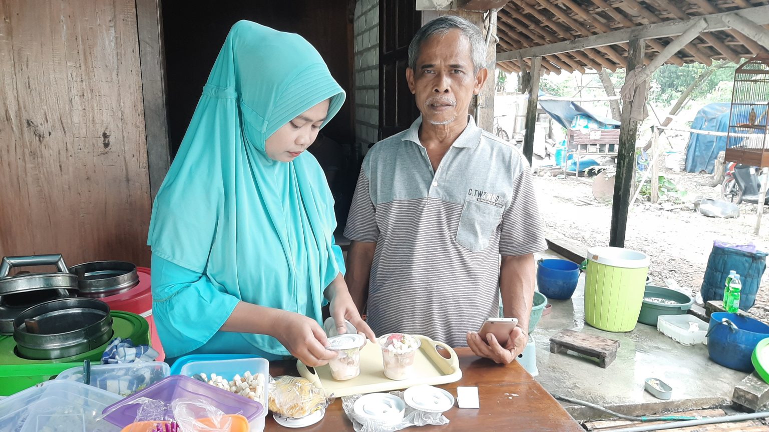 Es Puter Legendaris Pak Sumijan, Sehari Bisa Habis Hingga 300 Porsi