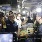 Mendag Pantau Harga dan Stok Bapok di Pasar Tambahrejo Surabaya