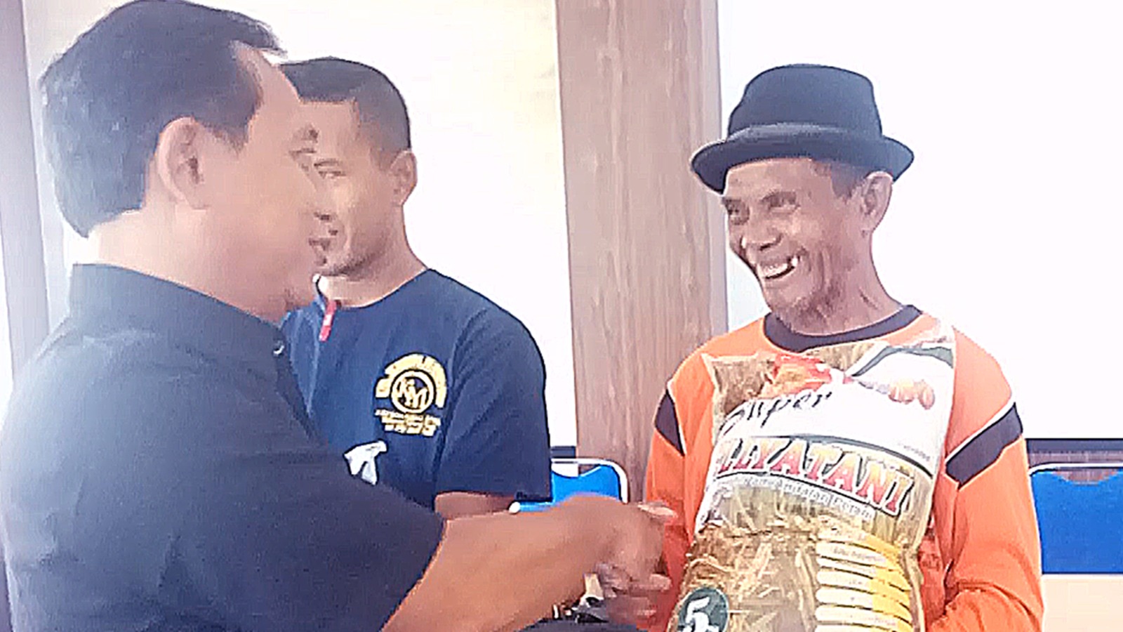 Petani Kota Tegal Terima 3 Ton Lebih Bantuan Benih Padi