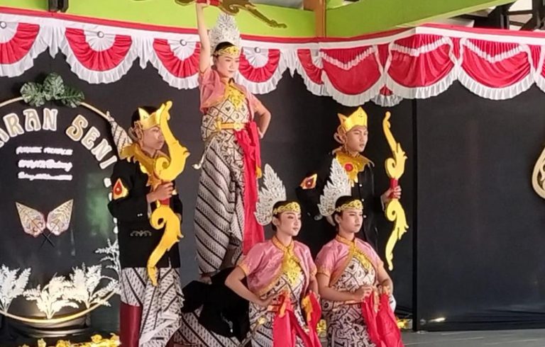 Legenda Babad Alas Roban Disuguhkan dalam Bentuk Sendratasik