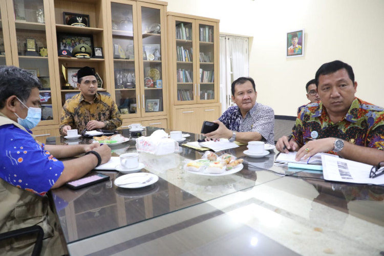 Atasi Banjir, Taj Yasin Minta Semua Wilayah Mencari Solusi Bersama