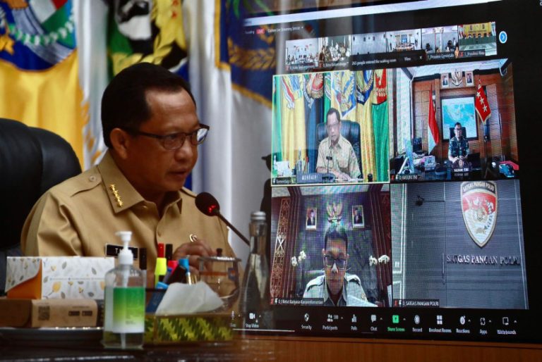 Mendagri Minta Kepala Daerah Cek Inflasi Rutin ke Lapangan