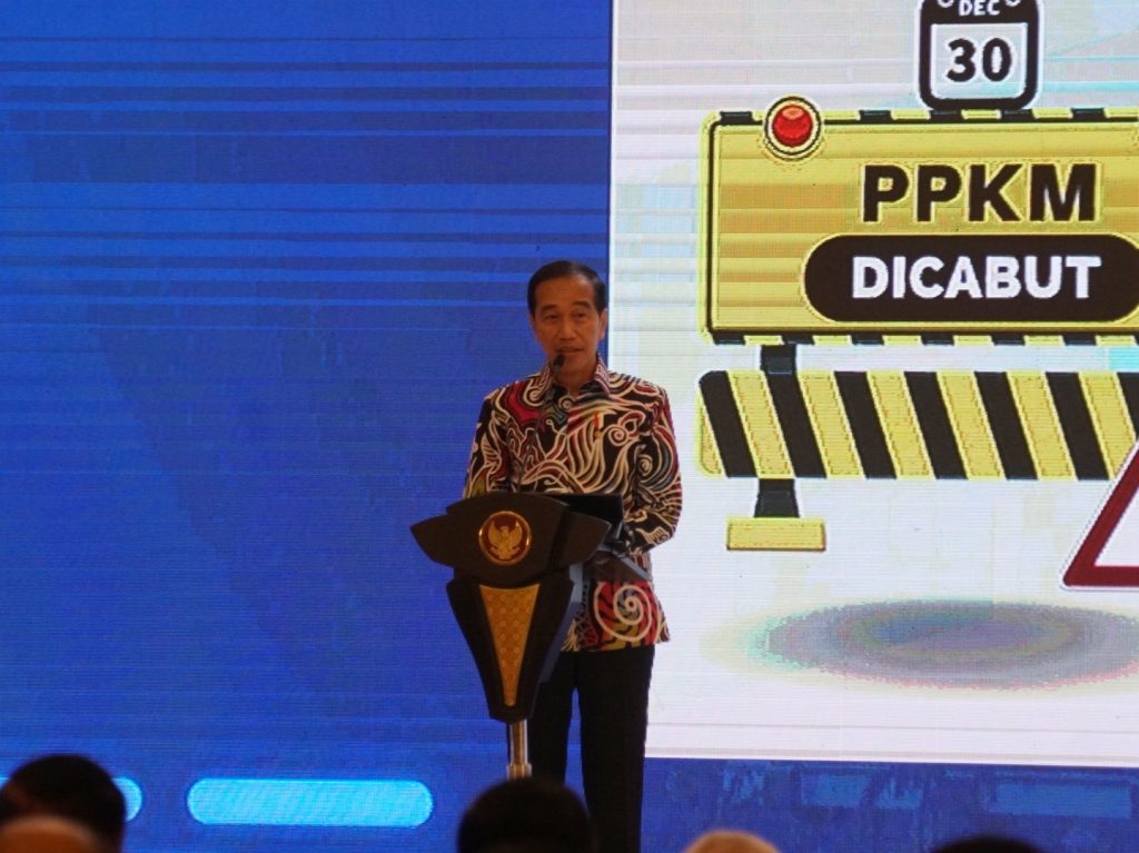 Presiden Jokowi saat menghadiri sekaligus membuka Rakernas APPSI Tahun 2023, Kamis (23/02), di Ballroom Hotel Novotel, Kota Balikpapan, Kaltim. (Foto: Dok Humas Setkab/Dindha)