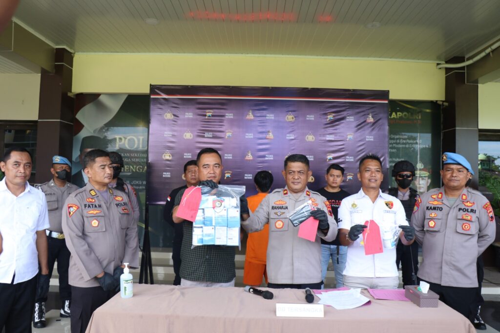 Polres Batang Berhasil Tangkap Pengedar Ribuan Pil Hexymer