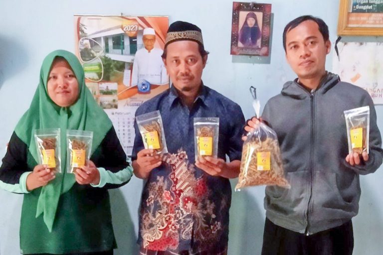 Warga Desa Bagor Miri Olah Limbah Kulit Pisang Jadi Keripik