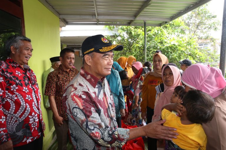 Menko PMK: Kades Perlu Terapkan Wajib Lapor Tiga Bulan Sebelum Menikah