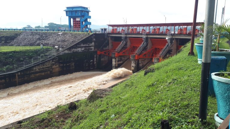 Curah Hujan Tinggi, Pintu Spillway Waduk Gajah Mungkur Dibuka