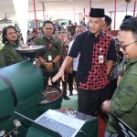 Mesin NU Roaster Kopi Karya SMK Ma’arif Mungkid Buat Ganjar Terkesan