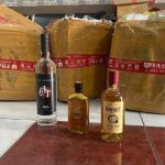Bea Cukai Amankan Puluhan Botol Miras Ilegal dari Jasa Ekspedisi