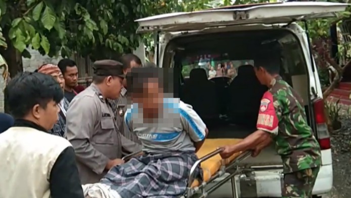 Bhabinkamtibmas dan Babinsa Bantu Amankan Warga Mengamuk