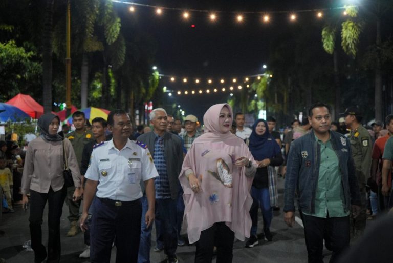 Warga Klaten Antusias Nikmati Gelaran Car Free Night