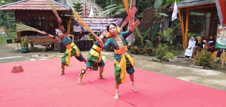 Gelar budaya saat premier film edukasi Pustaka Aksara Borobudur (Foto: Dok Pemkab Magelang)
