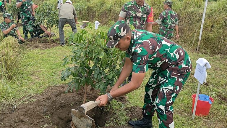 Lestarikan Lingkungan, Dandim Magelang Reboisasi Gunung Gupak