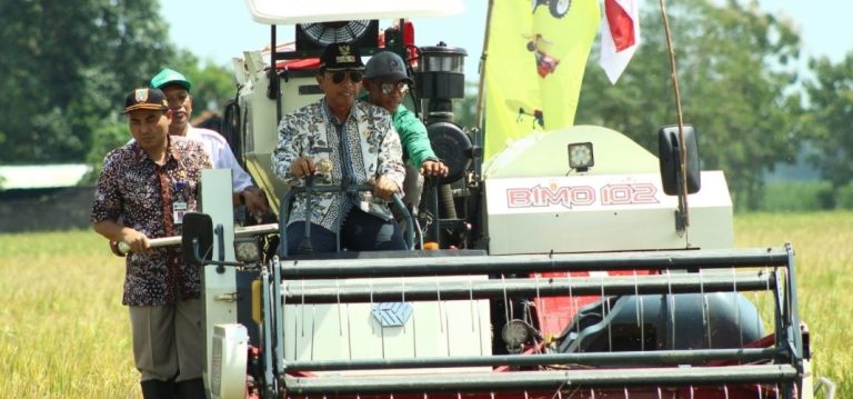 Hasilkan Keuntungan Lebih Besar, Pemkab Memordenisasi Pertanian