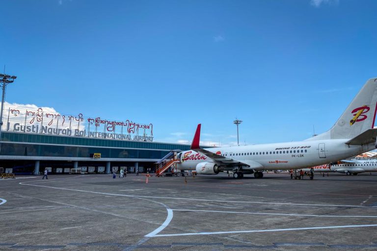 Menparekraf Upayakan Harga Tiket Pesawat Murah Berlaku di Seluruh Indonesia