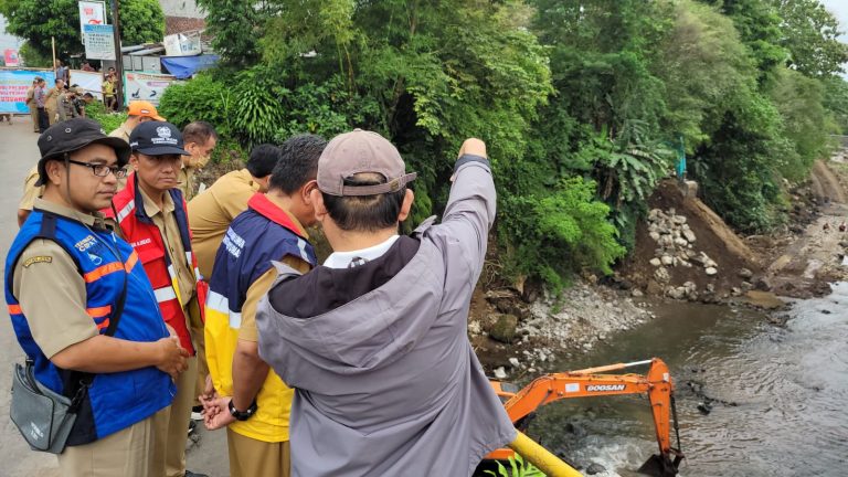 Penanganan Jembatan Kali Pelus Diminta Dipercepat