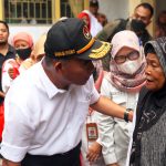 Menko PMK Kunjungi Penyantun Lansia dan Keluarga Miskin Ekstrem