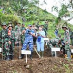 5.000 Bibit Pohon Ditanam di Lokasi Rawan Longsor Desa Siwarak