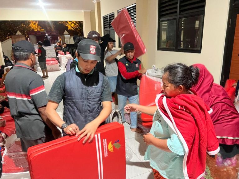 Kemensos Salurkan Bantuan untuk Warga Terdampak Banjir di Solo