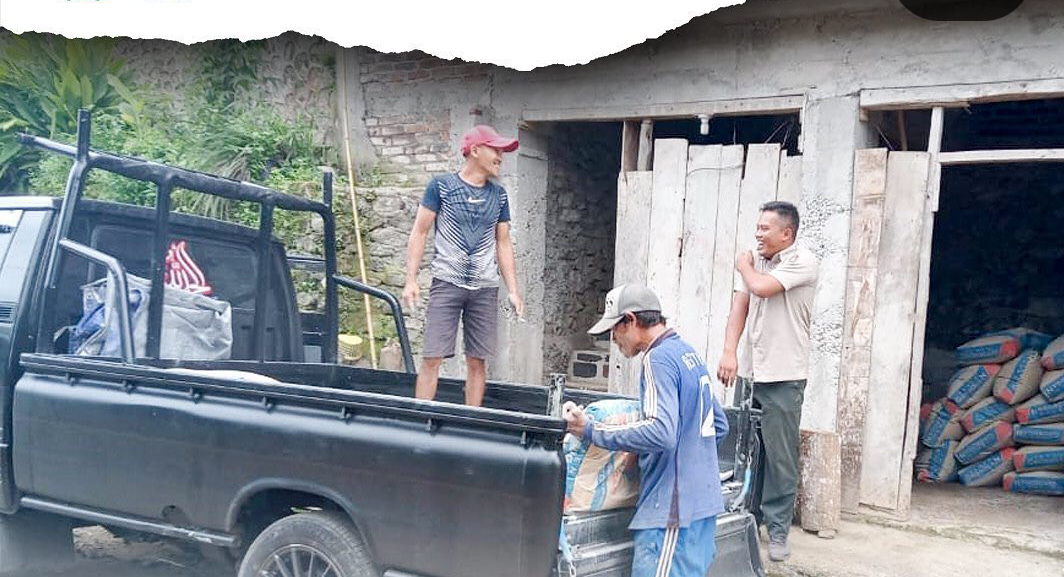 BPBD Salurkan Bantuan ke Korban Bencana Longsor dan Puting Beliung