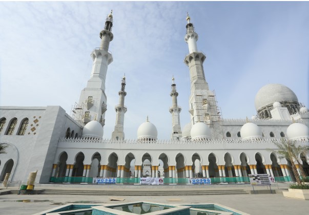 Dibuka Minggu Depan, Masjid Sheikh Zayed Sudah Bisa Dikunjungi
