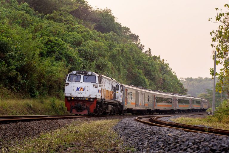 Sediakan 3,5 Juta Tiket KA Lebaran, Calon Penumpang Sudah Bisa Pesan