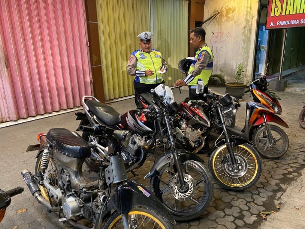 Polresta Pati Tindak Puluhan Pebalap Liar