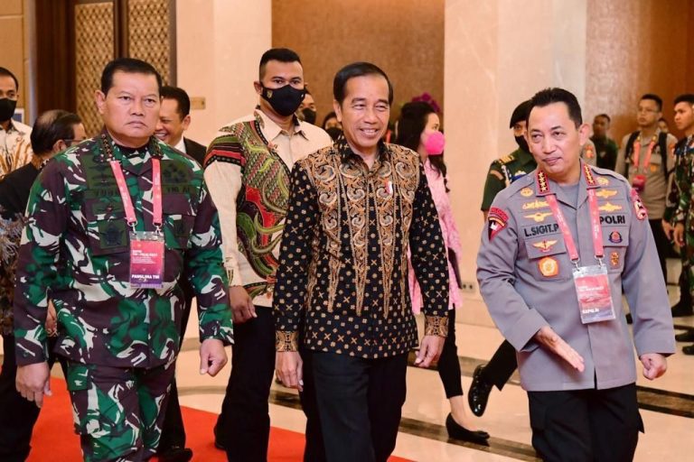 Presiden Kembali Ingatkan Pangdam hingga Kapolda Waspadai Karhutla