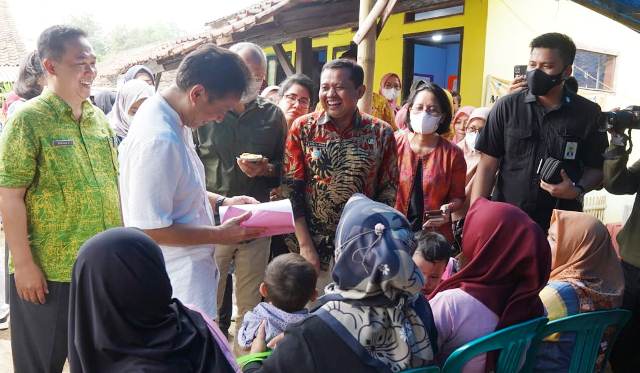 Menkes Tinjau Penanganan Stunting dengan SPBE di Sumedang