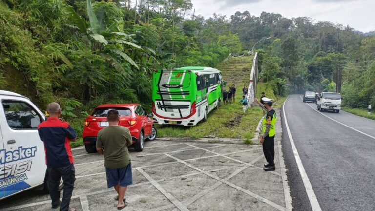 Rem Blong, Bus Pariwisata Masuk Jalur Penyelamat di Purbalingga