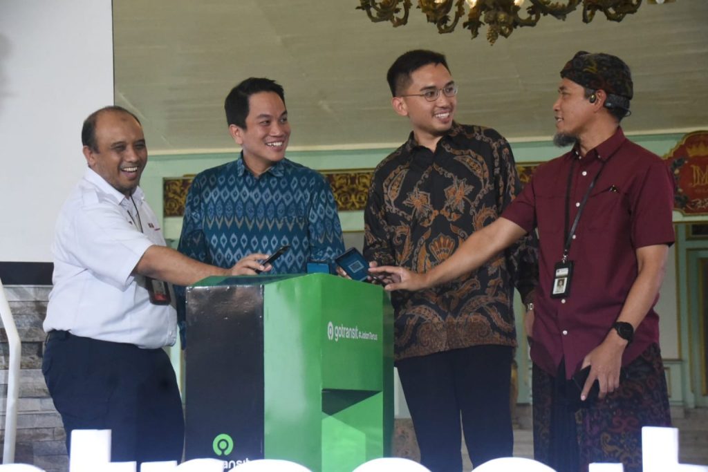 Kerja Sama Gojek dan KAI Commuter, GoTransit Solo-Jogja, Resmi Diluncurkan