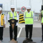 Ikut Peresmian Jalan Tol, Ganjar: Semoga Bisa Urai Kemacetan dan Rob
