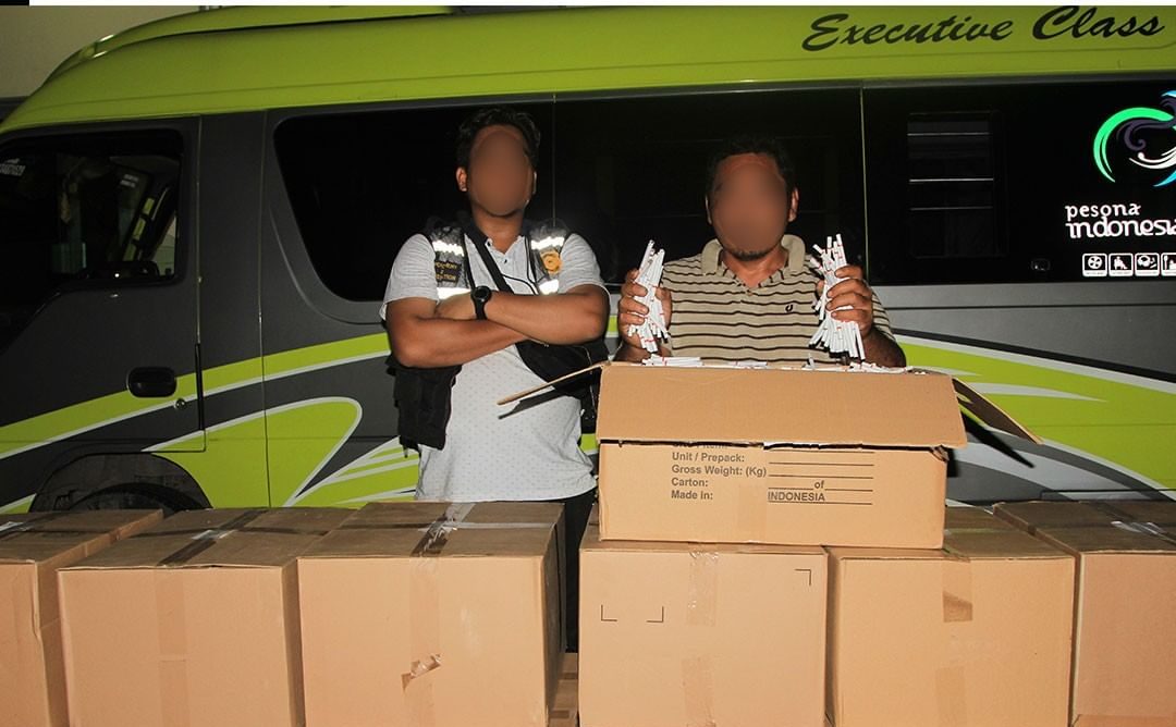 Bea Cukai Kudus Amankan Mikrobus Pengangkut Ratusan Ribu Batang Rokok Ilegal