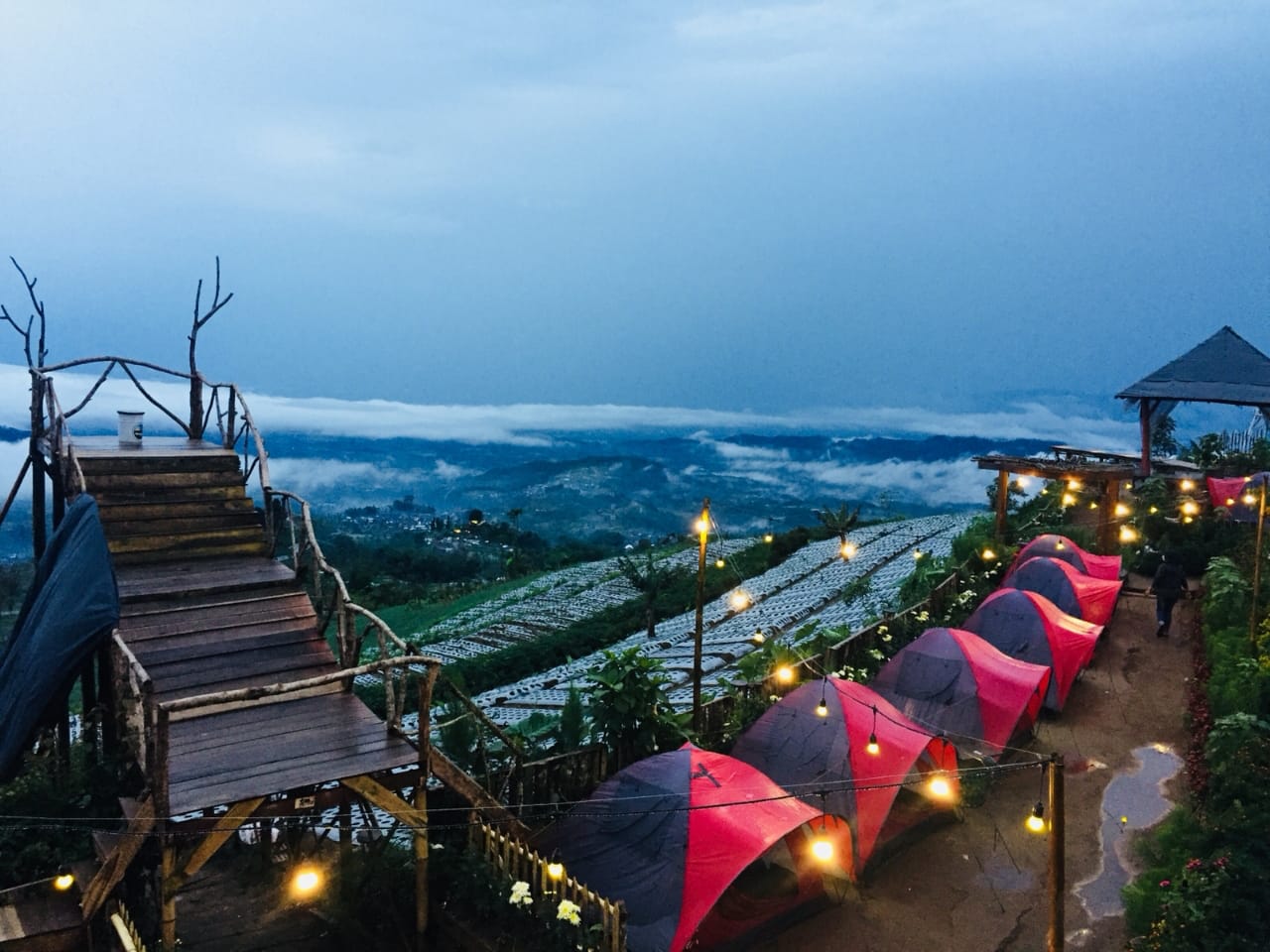 Menikmati Mangli Sky View Buka 24 Jam untuk Camping
